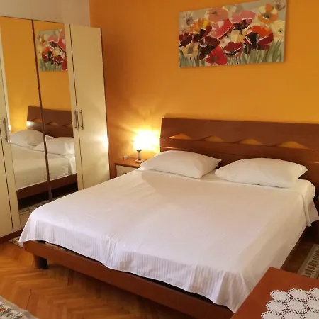 Apartman Ivica Apartment *